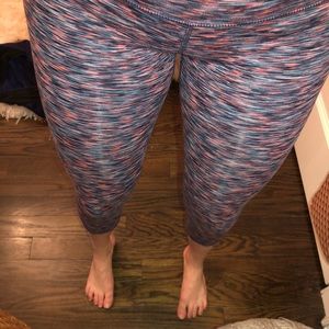 PINK PATTERNED GAP FIT LEGGINGS